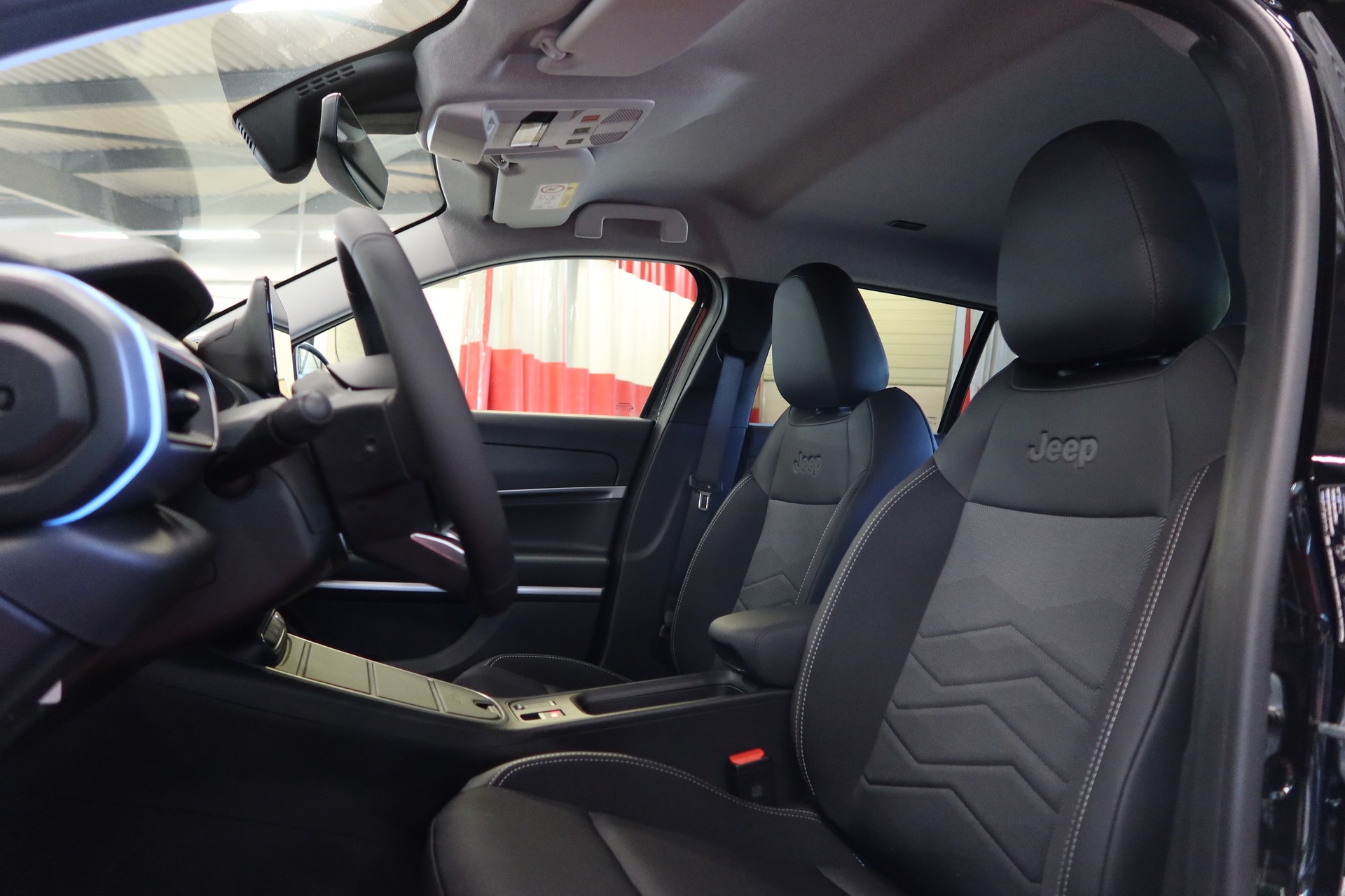 JEEP Avenger 54kWh Swiss Altitude +PakPLUS-image-12