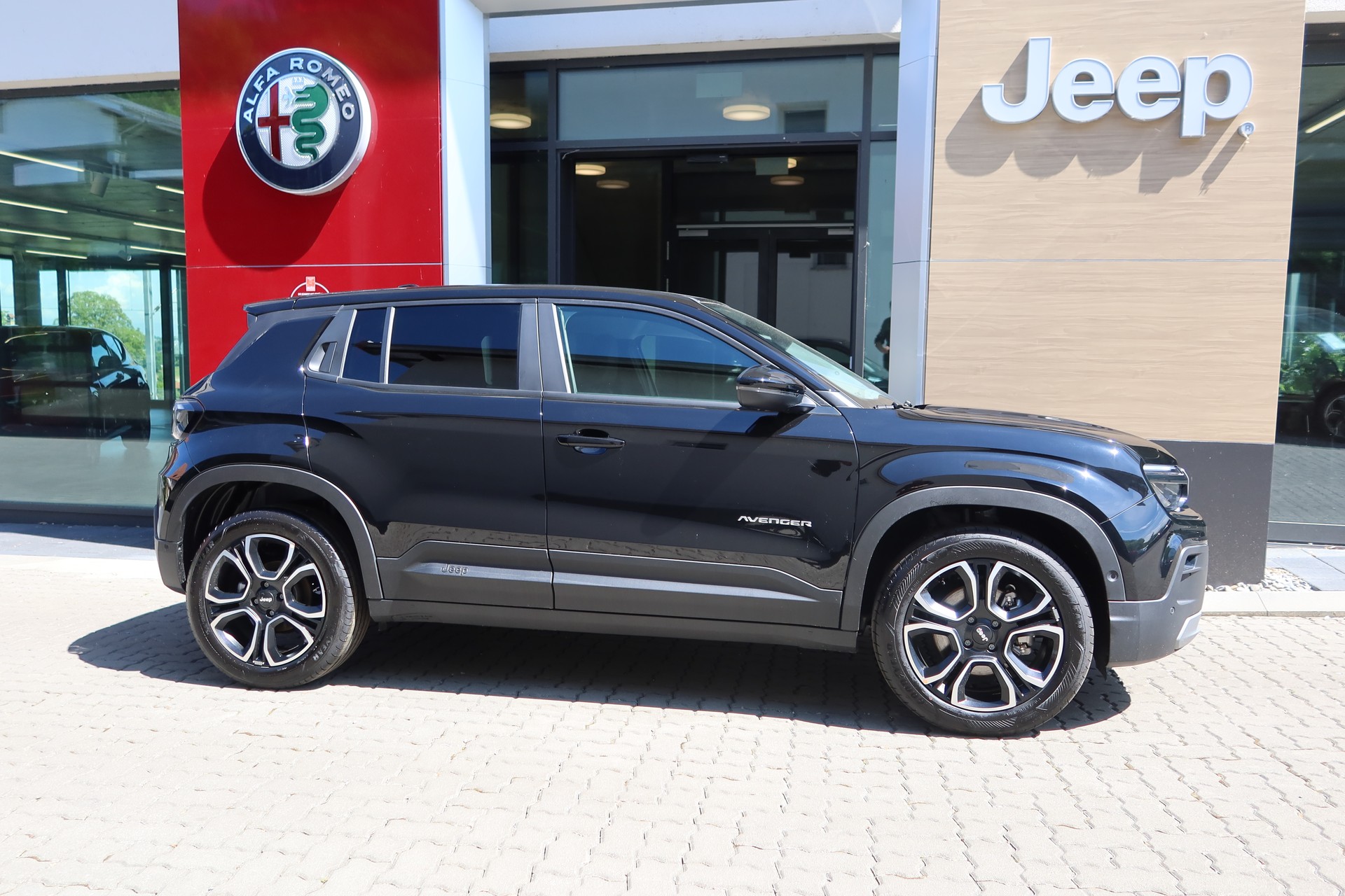 JEEP Avenger 54kWh Swiss Altitude +PakPLUS-image-3