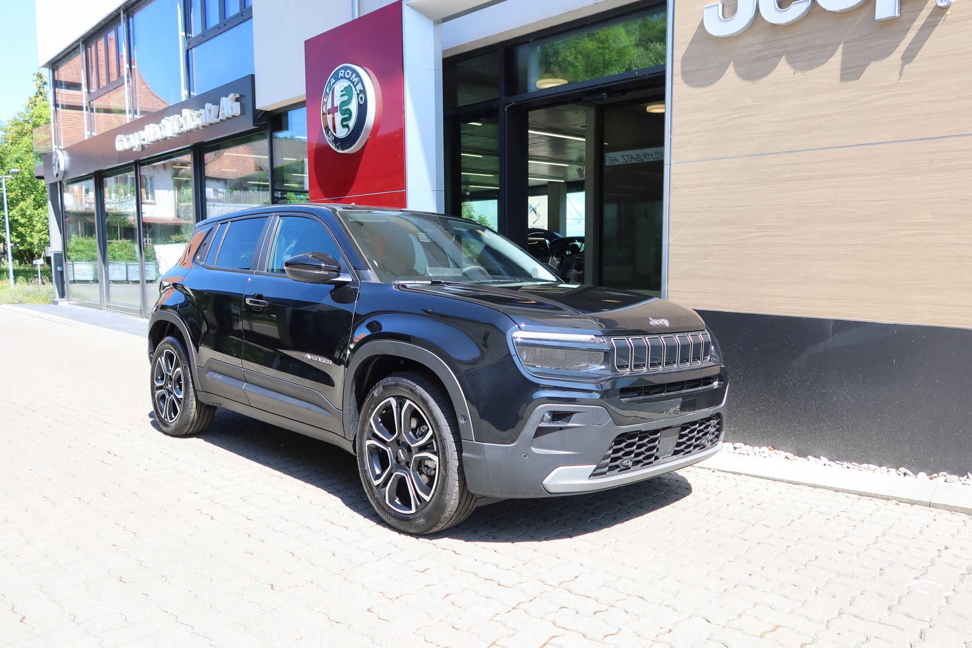 JEEP Avenger 54kWh Swiss Altitude +PakPLUS-image-1