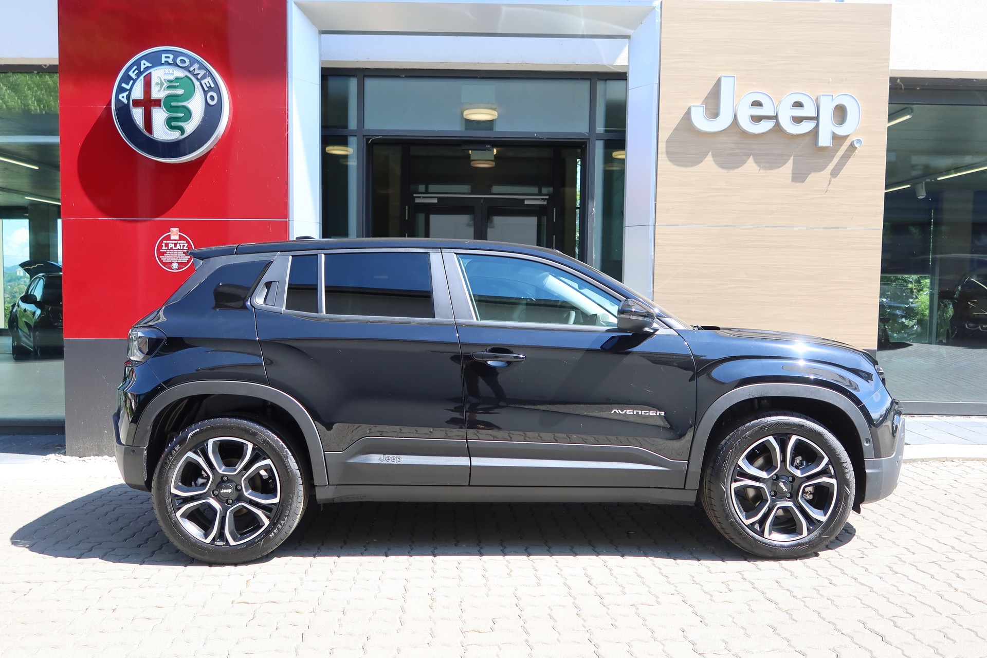 JEEP Avenger 54kWh Swiss Altitude +PakPLUS-image-4