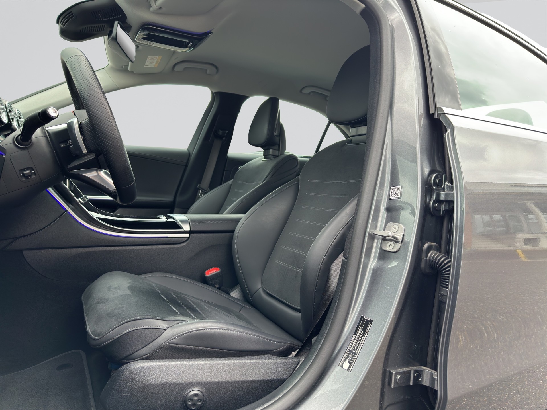 MERCEDES-BENZ C 180 AMG 9G-Tronic-image-5