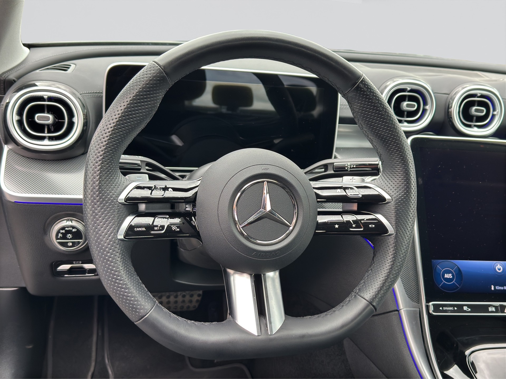 MERCEDES-BENZ C 180 AMG 9G-Tronic-image-9