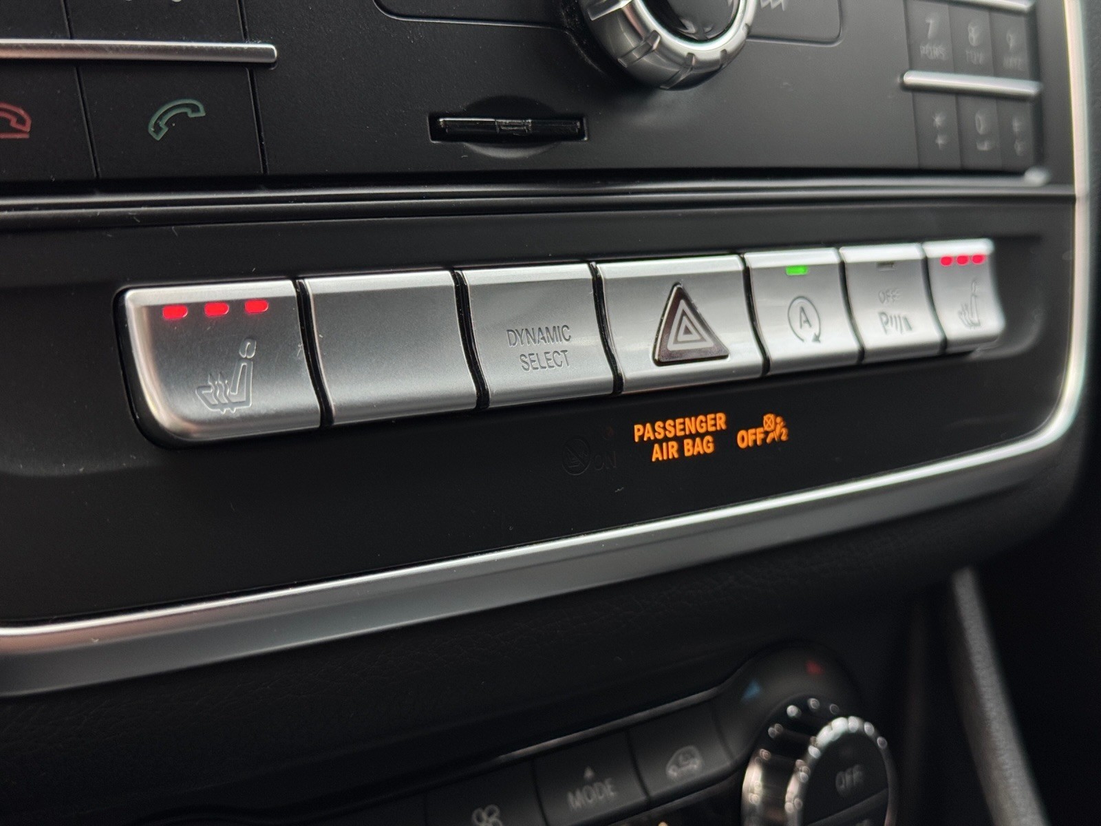 MERCEDES-BENZ CLA 200 Night Star 7G-DCT-image-17