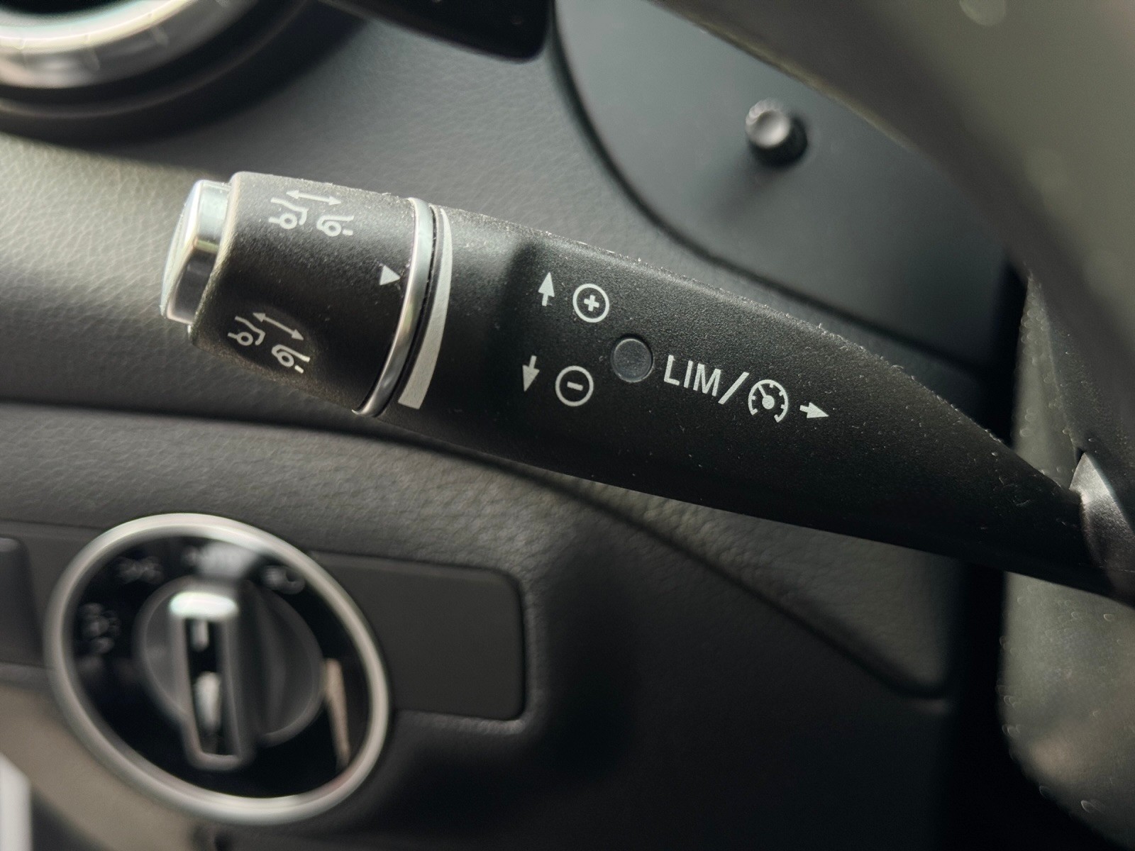 MERCEDES-BENZ CLA 200 Night Star 7G-DCT-image-18