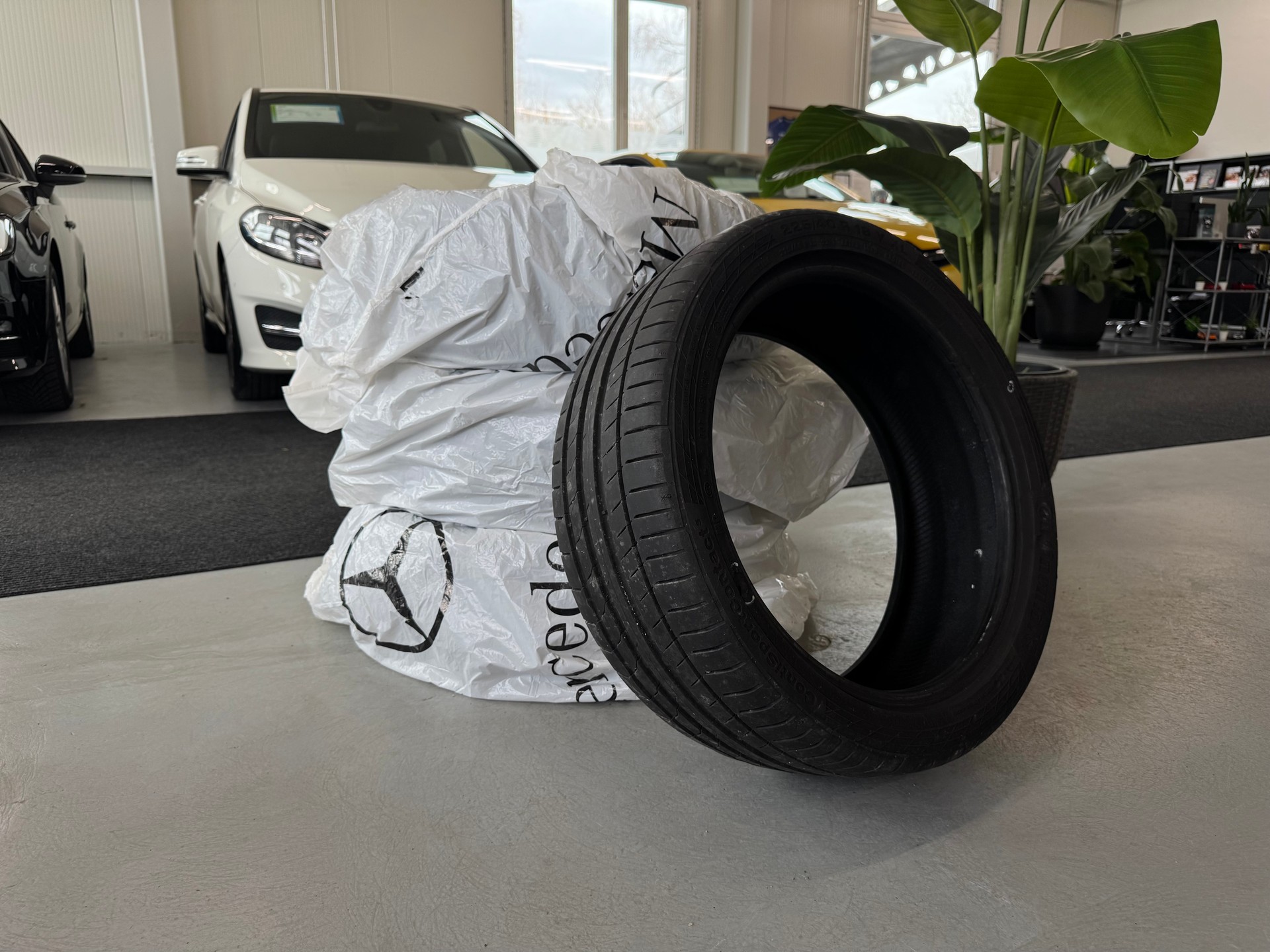 MERCEDES-BENZ CLA 200 Night Star 7G-DCT-image-21