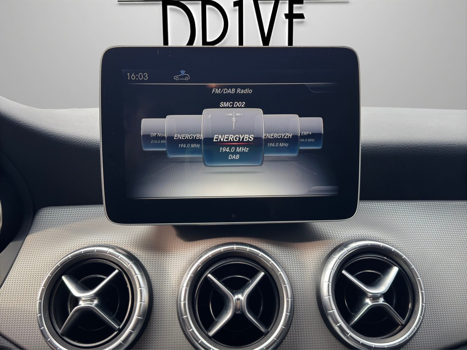 MERCEDES-BENZ CLA 200 Night Star 7G-DCT-image-14