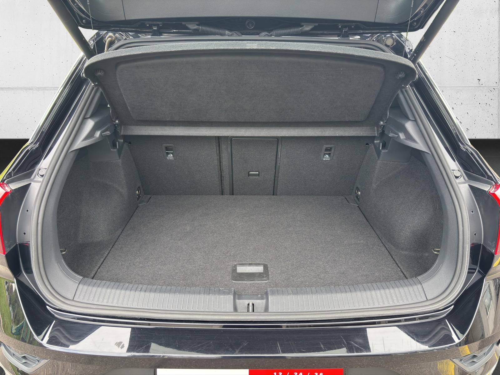 VW T-Roc 1.5 TSI Sport DSG mit AHK & Rückfahrkamera-image-8