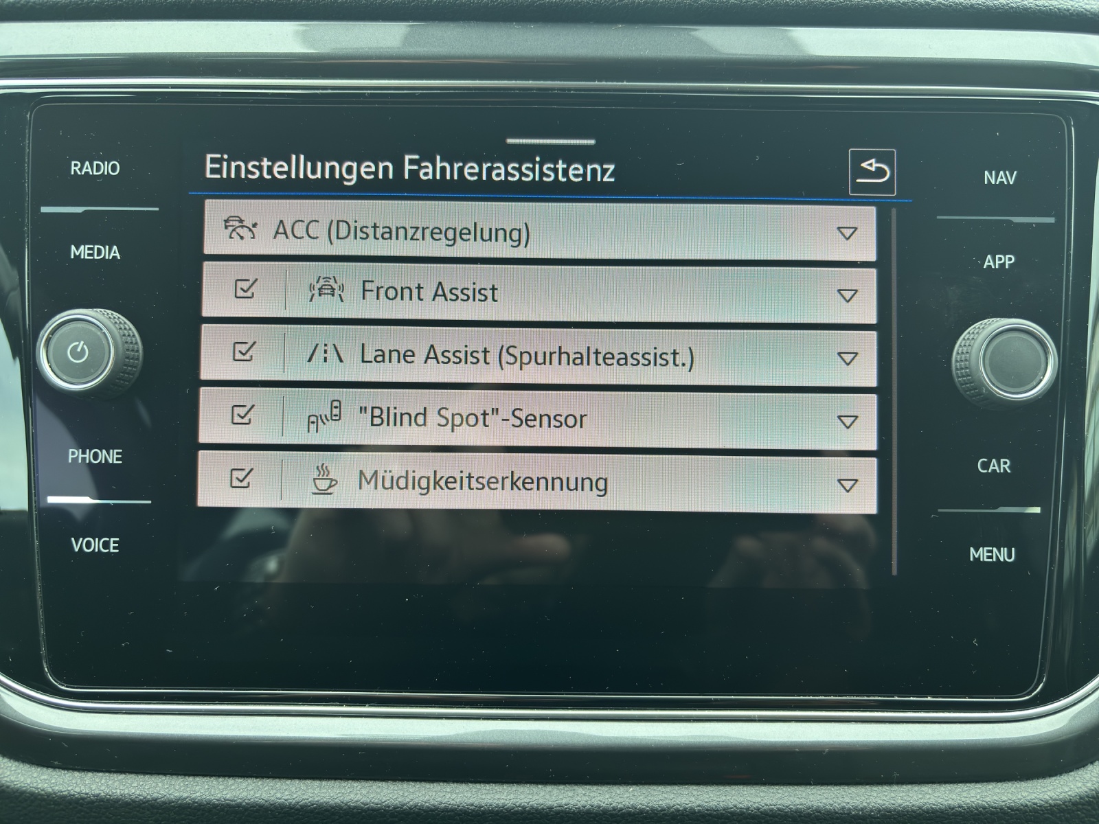 VW T-Roc 1.5 TSI Sport DSG mit AHK & Rückfahrkamera-image-22