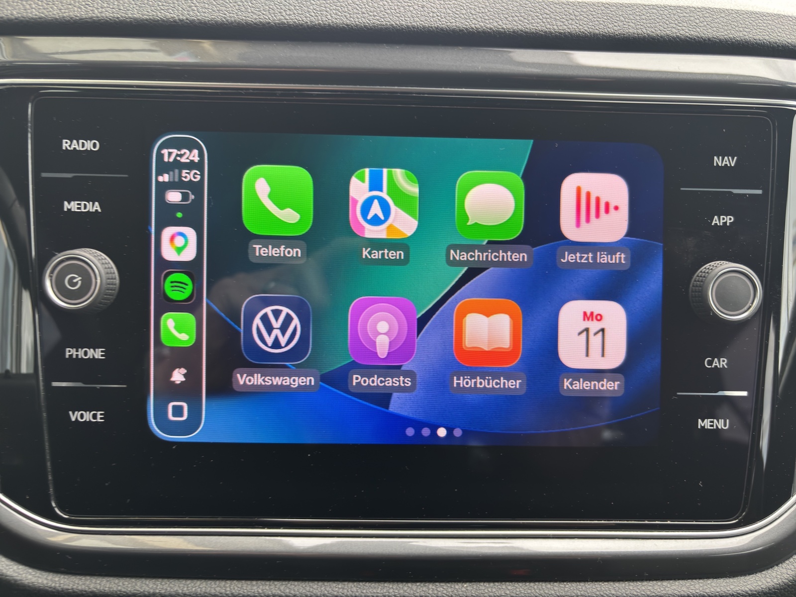 VW T-Roc 1.5 TSI Sport DSG mit AHK & Rückfahrkamera-image-23
