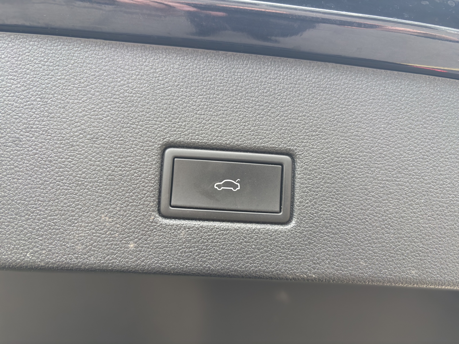 VW T-Roc 1.5 TSI Sport DSG mit AHK & Rückfahrkamera-image-9