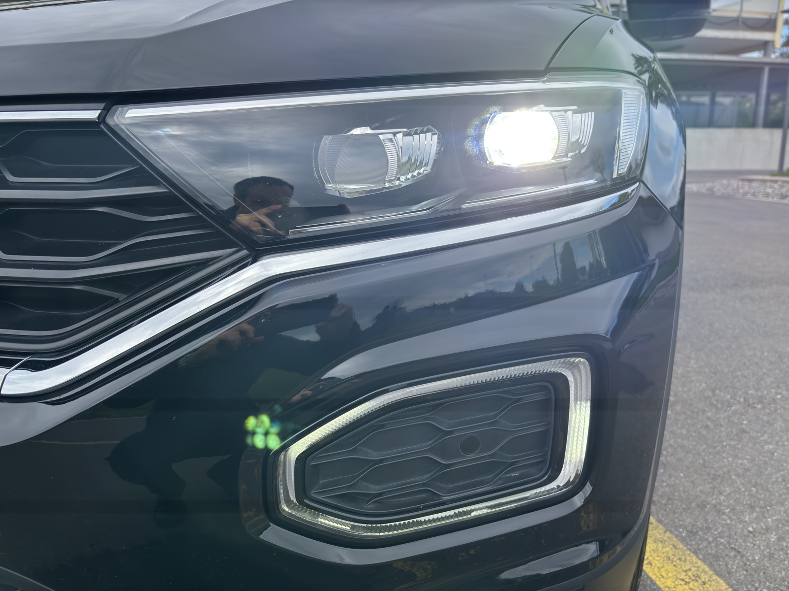 VW T-Roc 1.5 TSI Sport DSG mit AHK & Rückfahrkamera-image-11