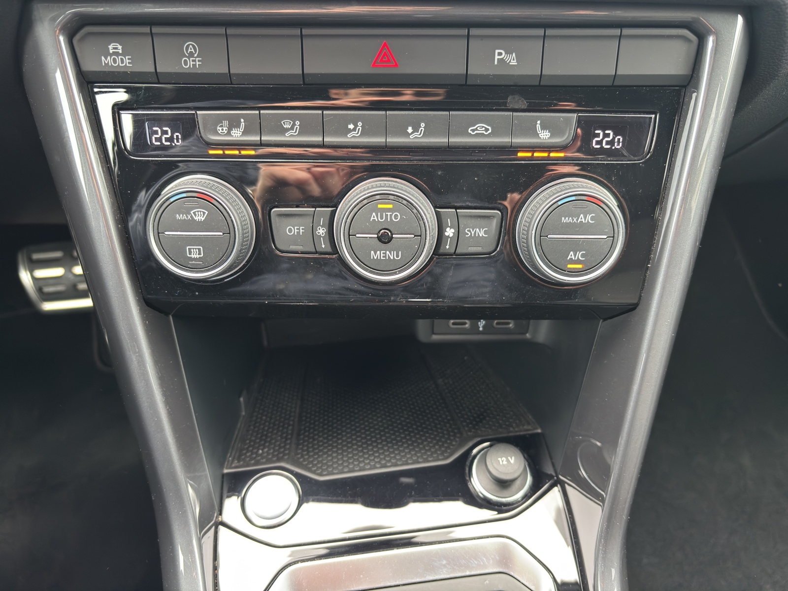 VW T-Roc 1.5 TSI Sport DSG mit AHK & Rückfahrkamera-image-17