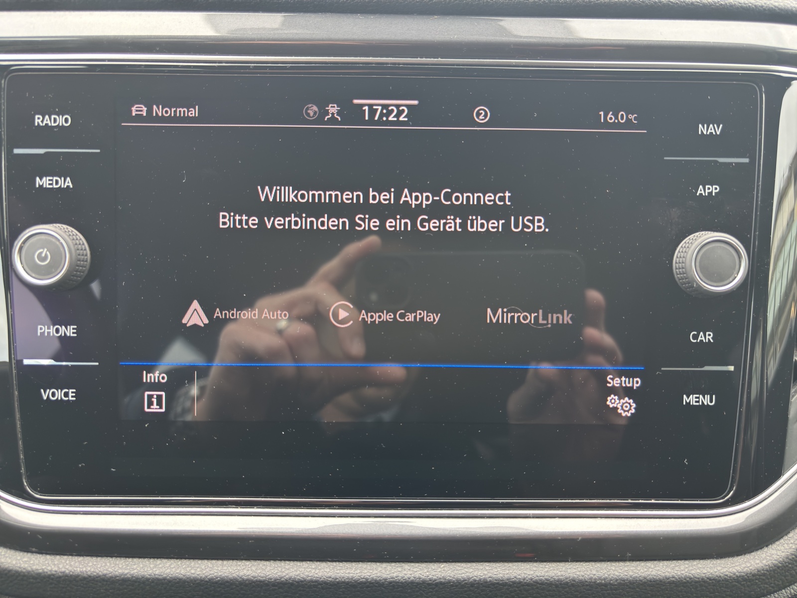 VW T-Roc 1.5 TSI Sport DSG mit AHK & Rückfahrkamera-image-24