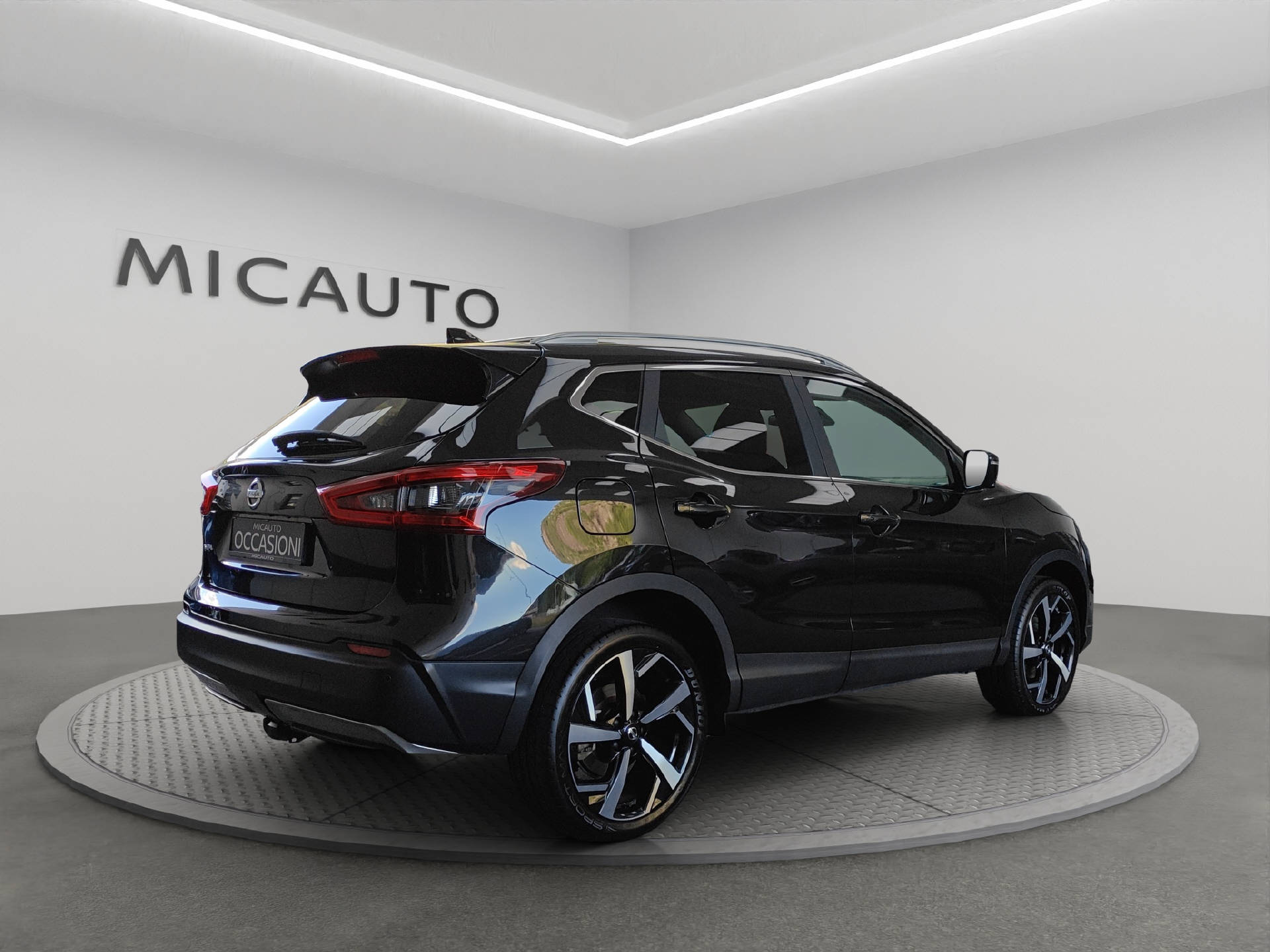 NISSAN Qashqai 1.6 dCi Tekna-image-2