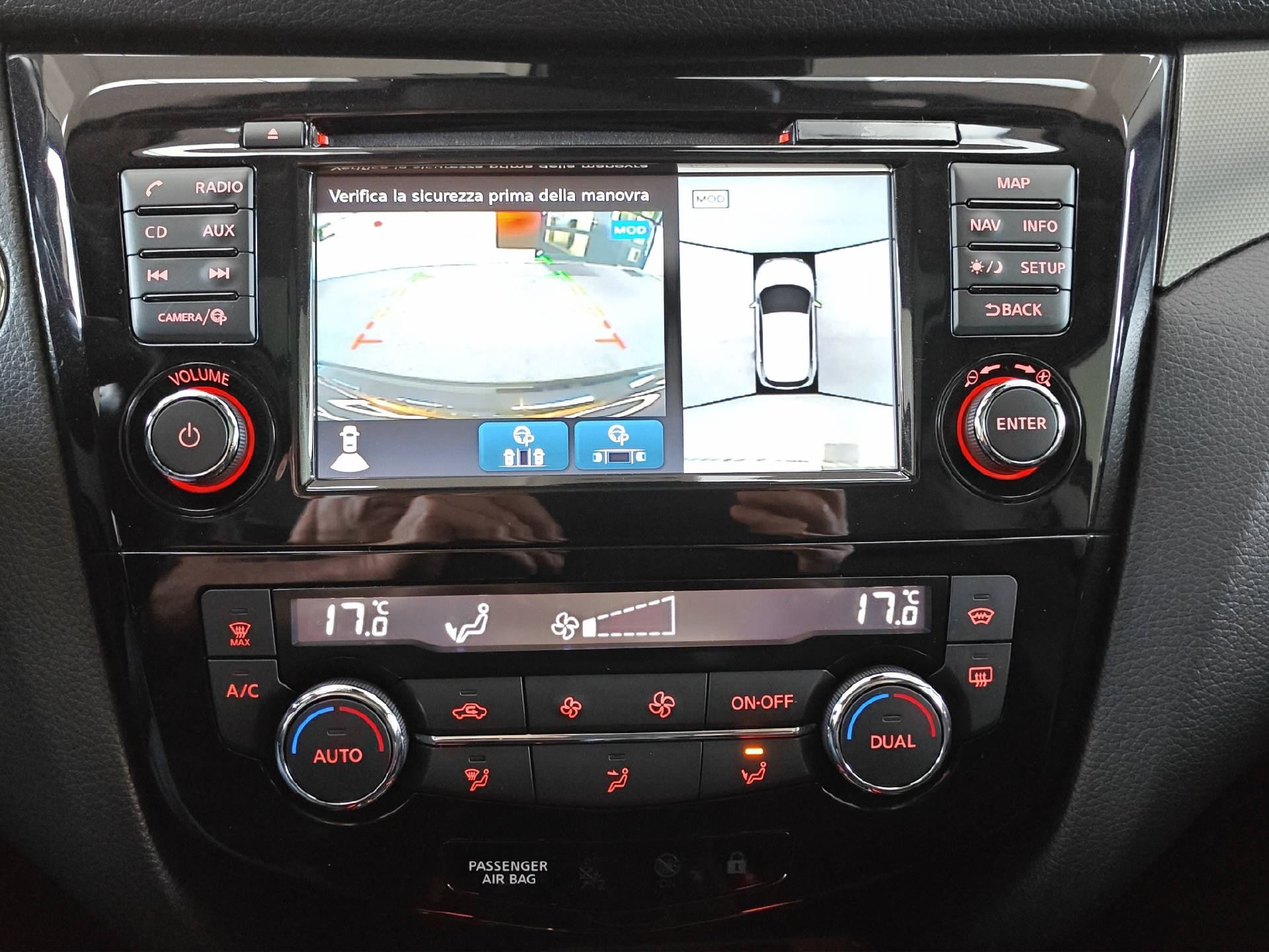 NISSAN Qashqai 1.6 dCi Tekna-image-12