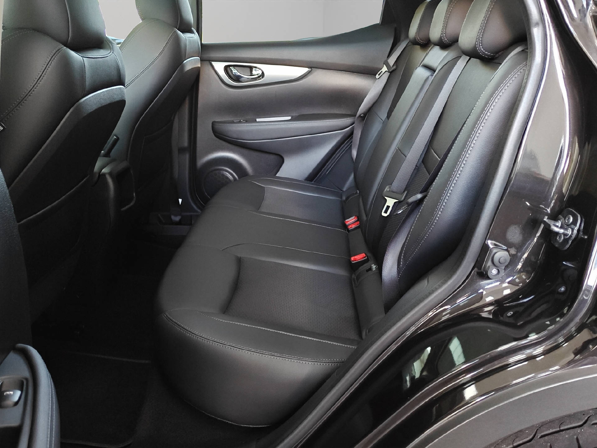 NISSAN Qashqai 1.6 dCi Tekna-image-9