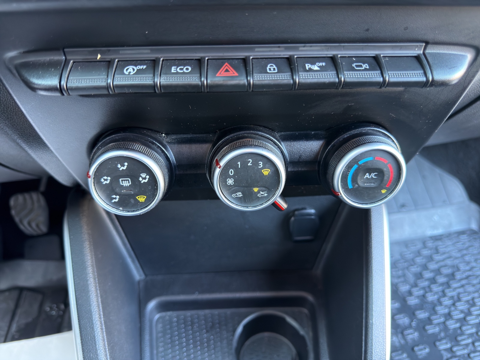 DACIA Duster SCe 115 Comfort 4x2-image-14