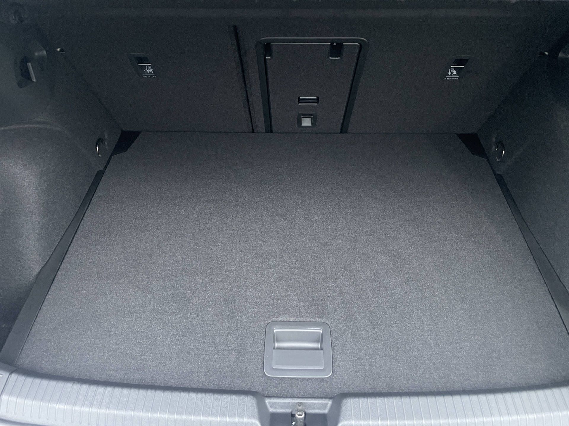 VW Golf VIII 1.5 eTSI UNITED Life DSG-image-17