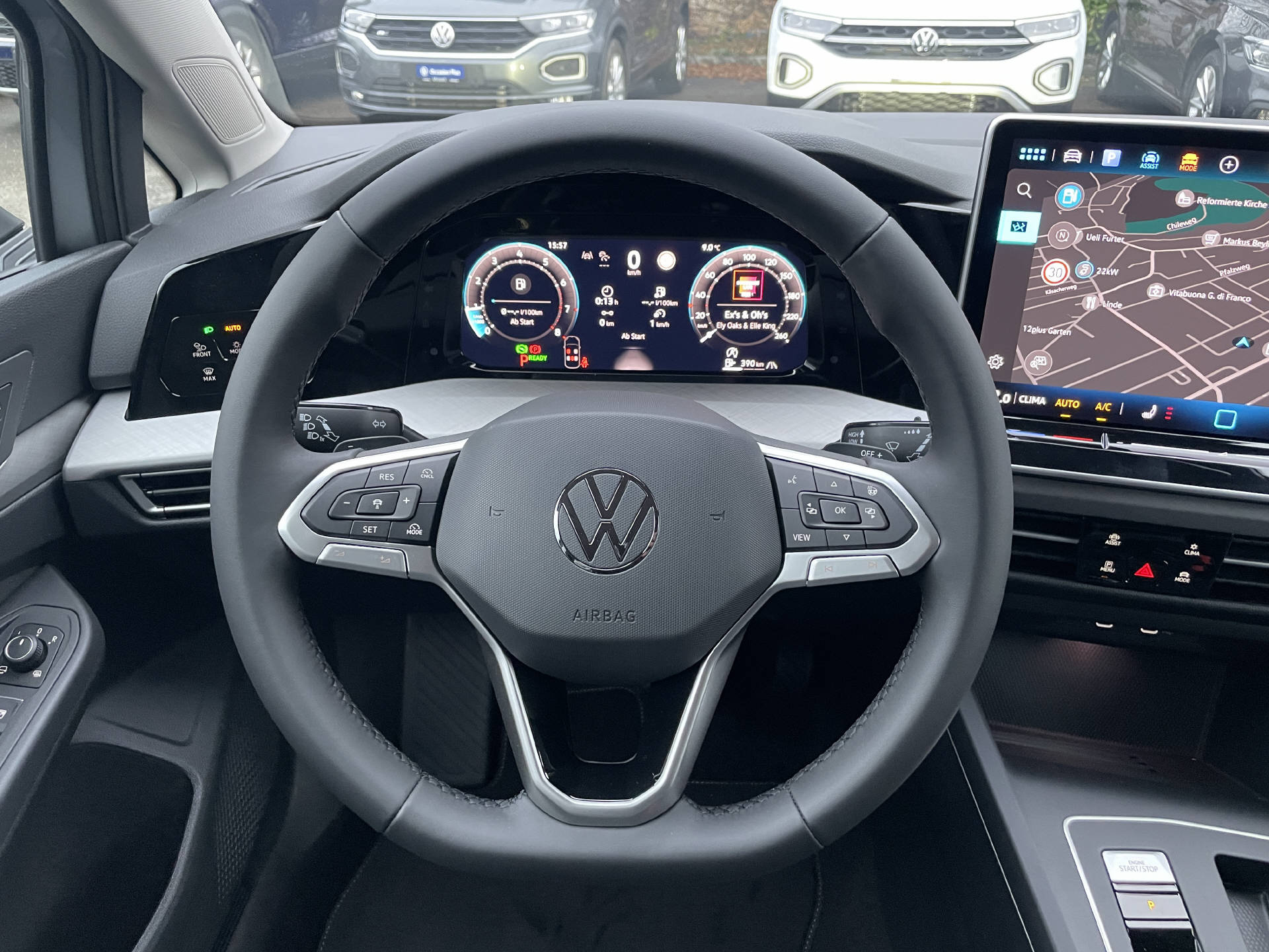 VW Golf VIII 1.5 eTSI UNITED Life DSG-image-10