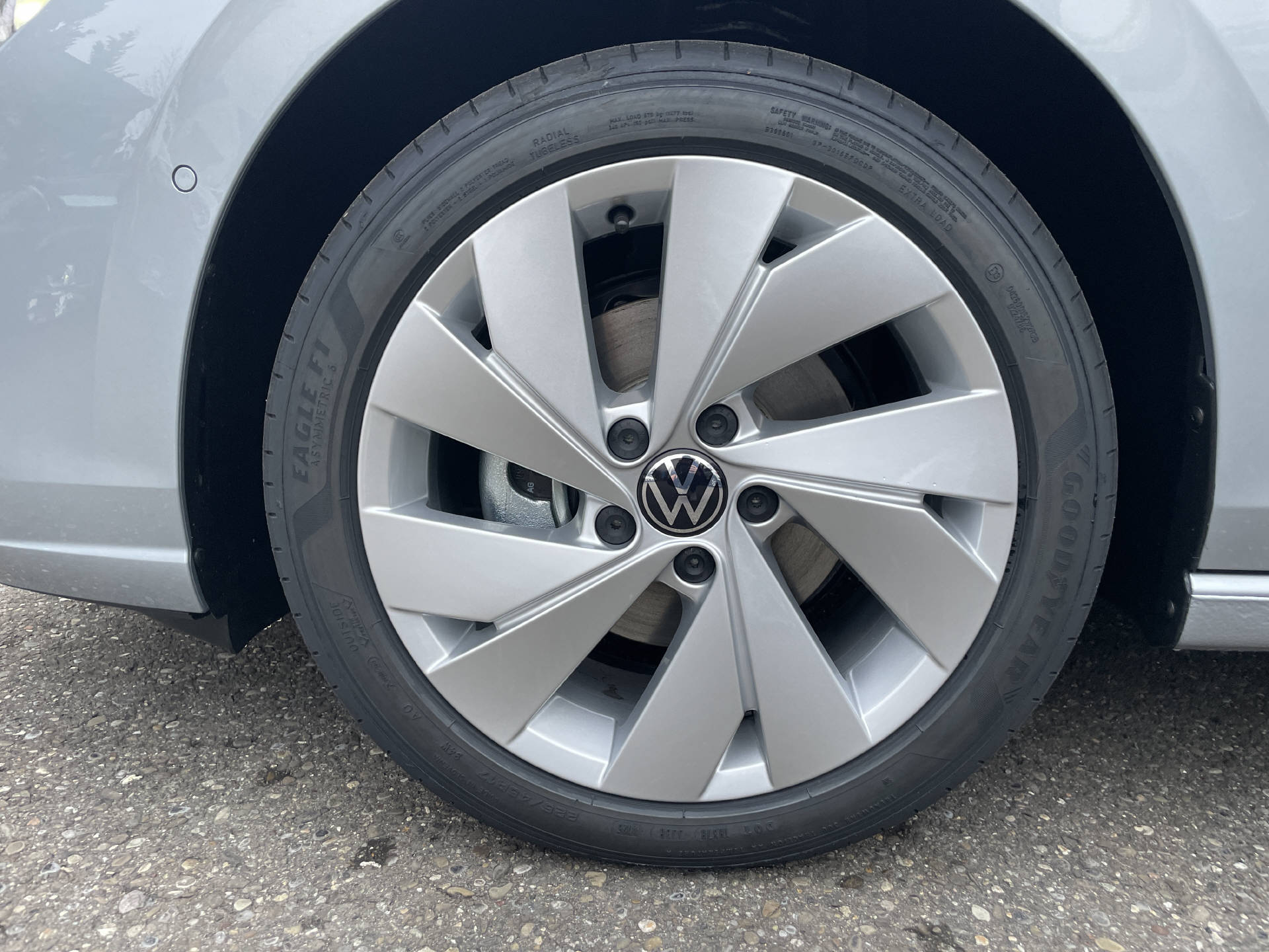 VW Golf VIII 1.5 eTSI UNITED Life DSG-image-21