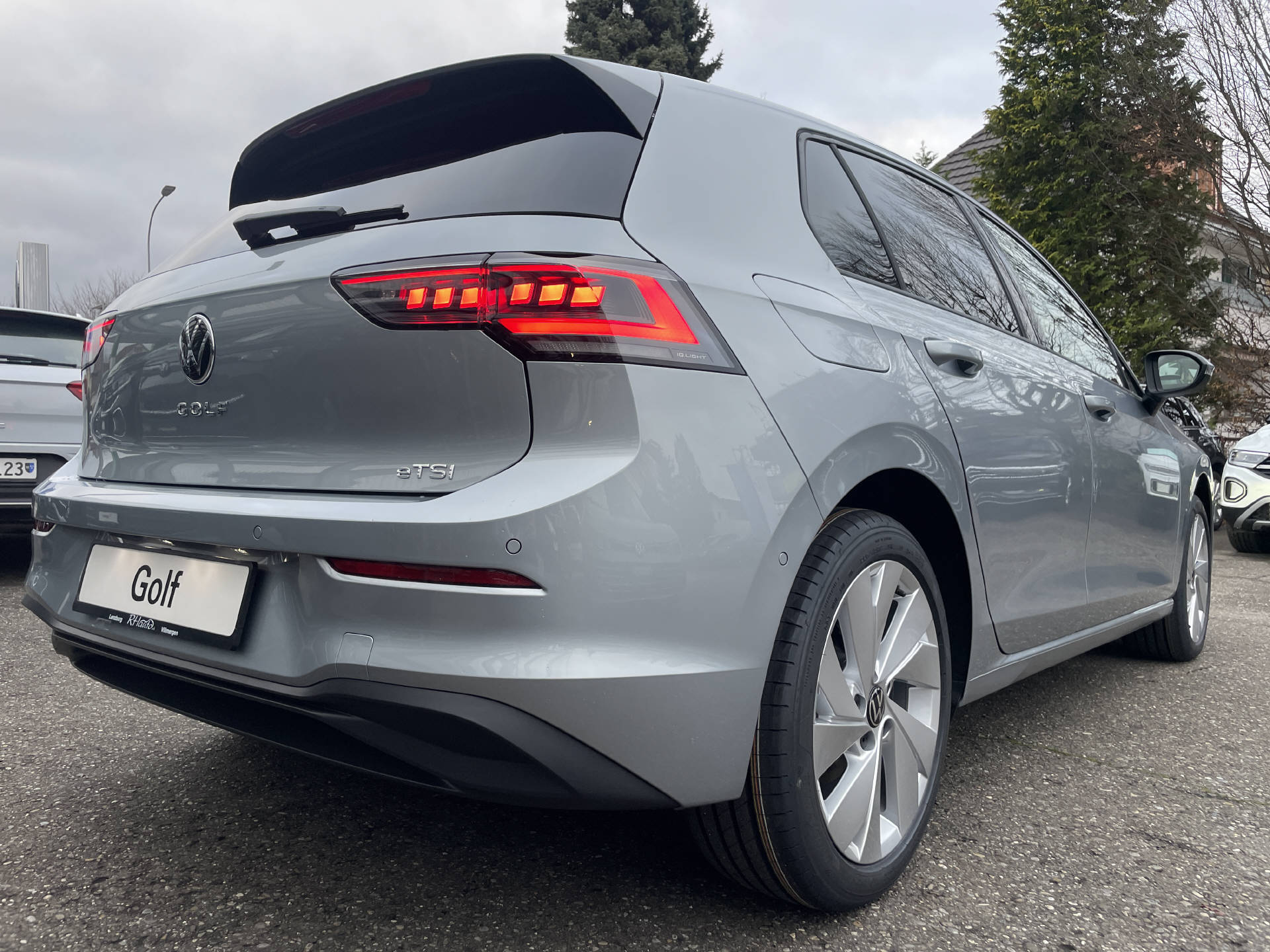 VW Golf VIII 1.5 eTSI UNITED Life DSG-showroom-element-3