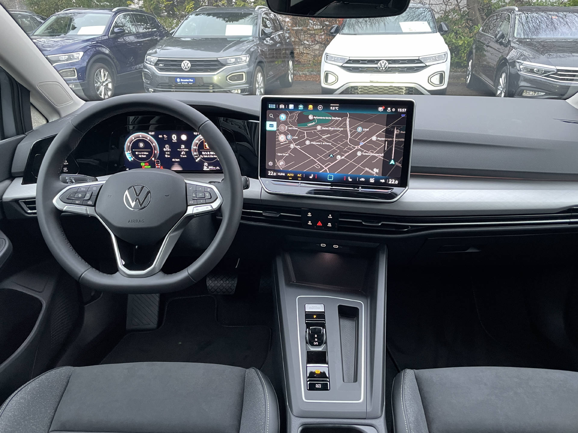 VW Golf VIII 1.5 eTSI UNITED Life DSG-image-9