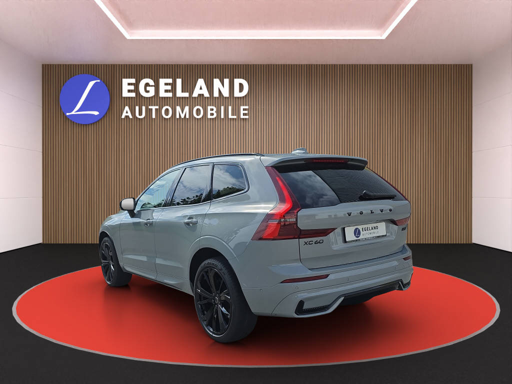 VOLVO XC60 2.0 B5 MH Plus Black Edition AWD-image-4