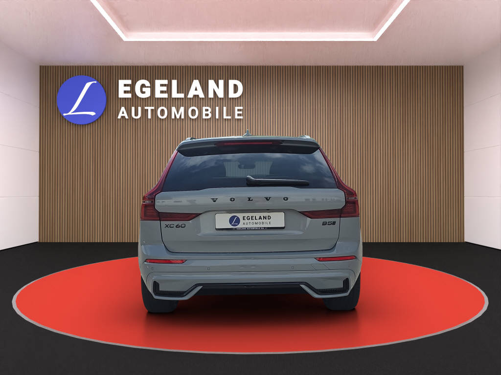 VOLVO XC60 2.0 B5 MH Plus Black Edition AWD-image-5