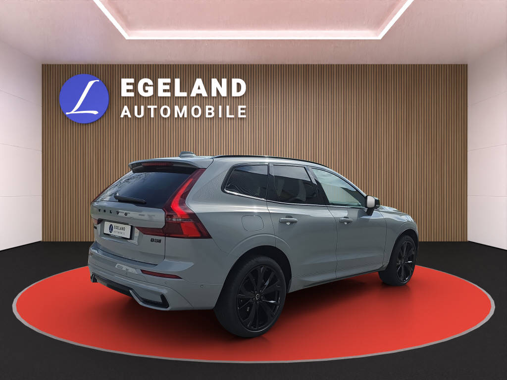 VOLVO XC60 2.0 B5 MH Plus Black Edition AWD-image-3