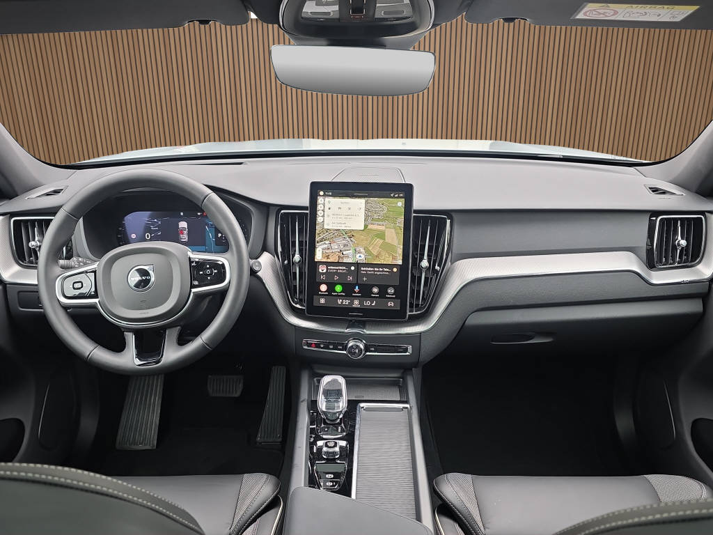 VOLVO XC60 2.0 B5 MH Plus Black Edition AWD-image-17
