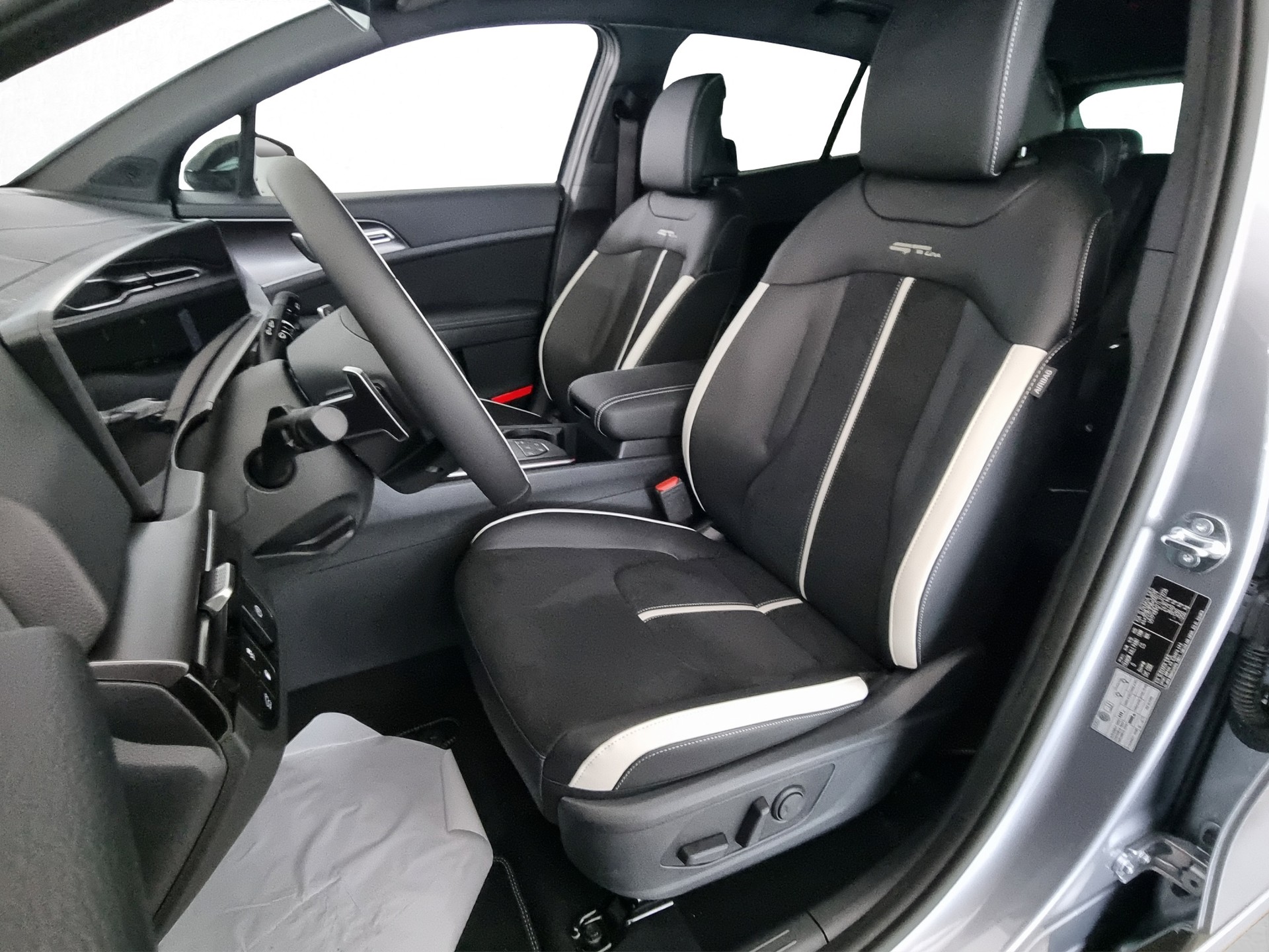 KIA Sportage 1.6 T-GDi PHEV AWD GT-Line-image-5