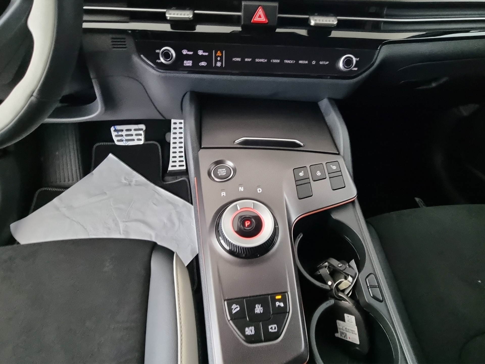 KIA Sportage 1.6 T-GDi PHEV AWD GT-Line-image-9