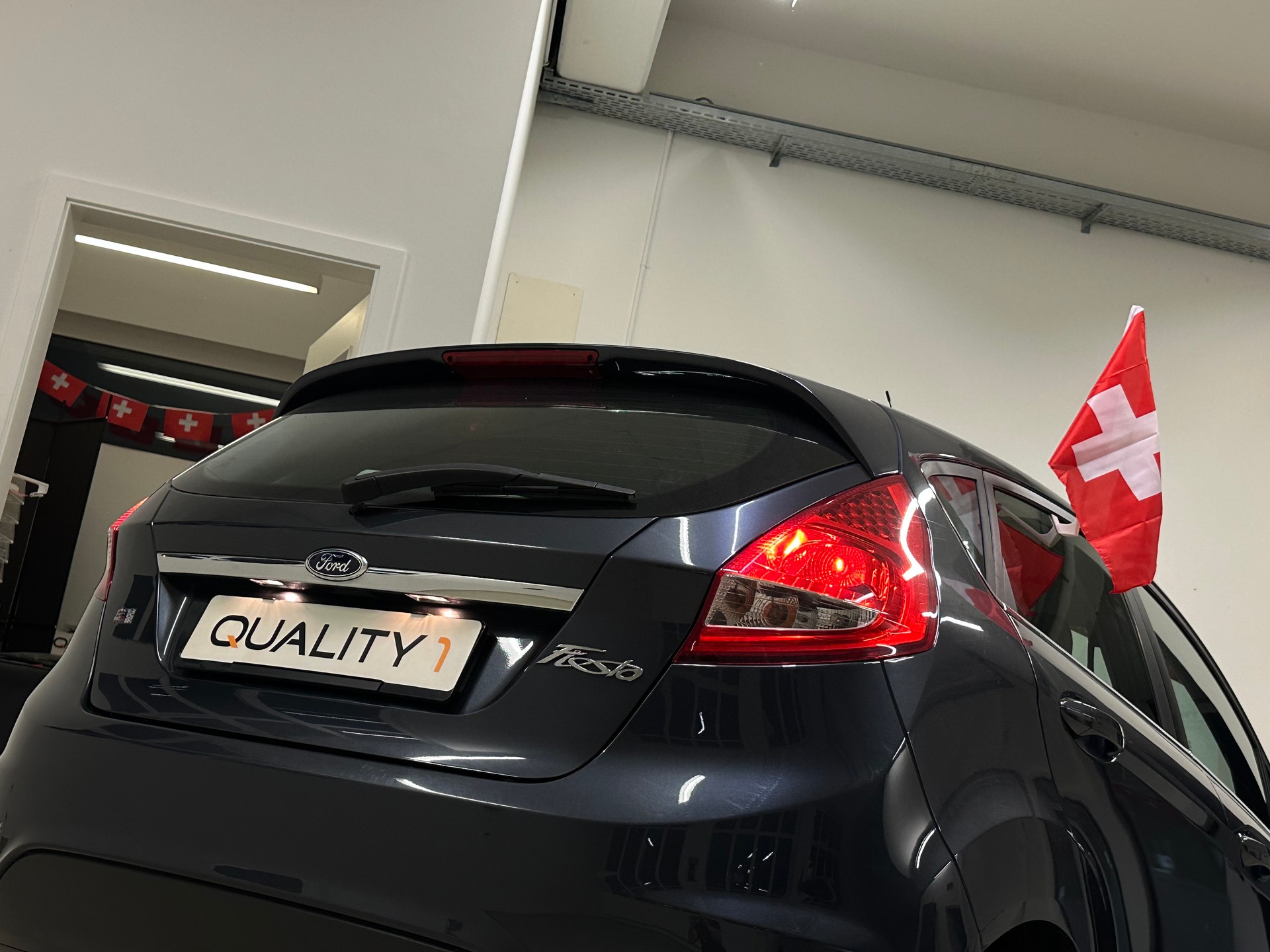 FORD Fiesta 1.4 16V Titanium-image-6