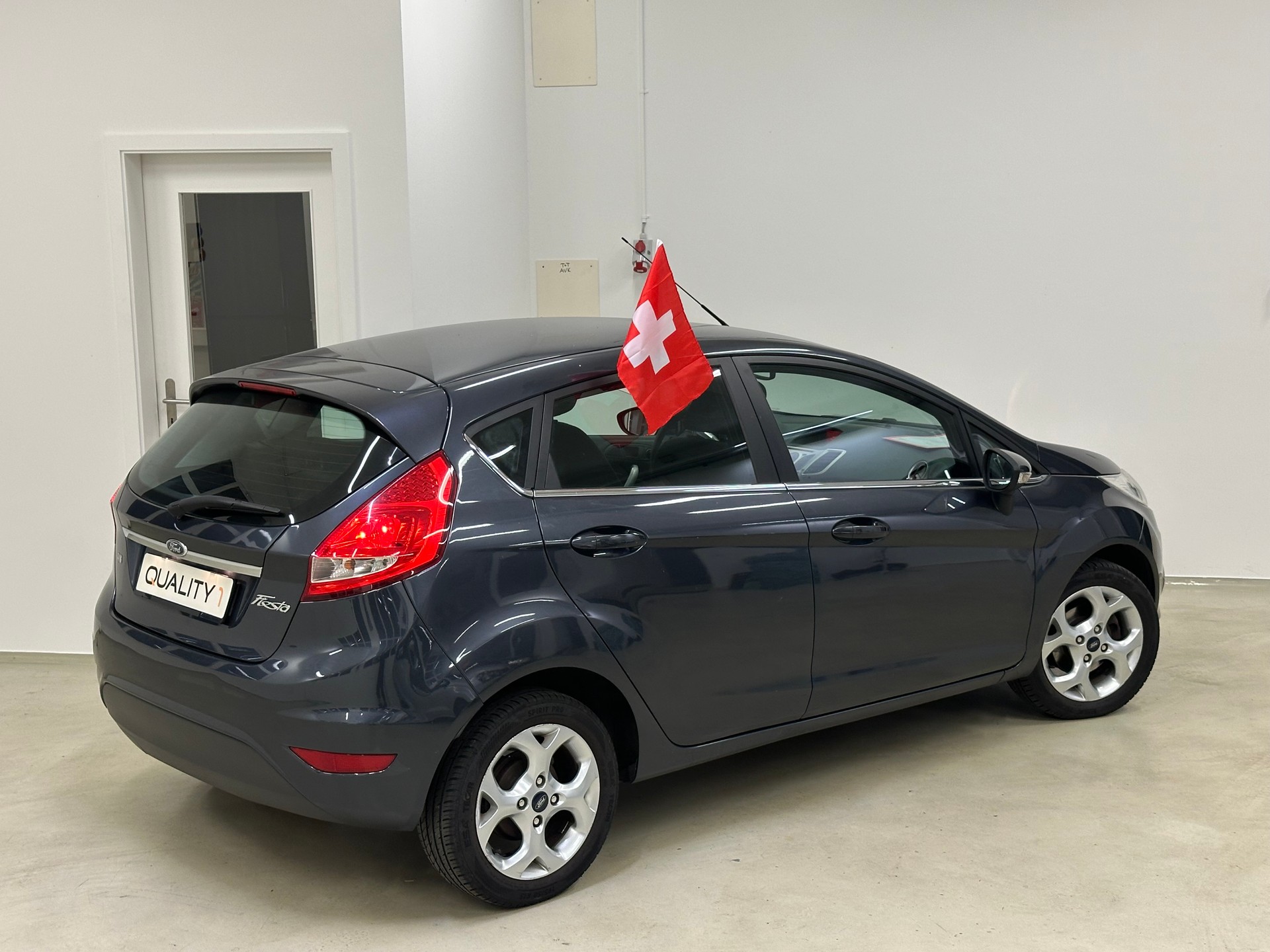 FORD Fiesta 1.4 16V Titanium-image-13
