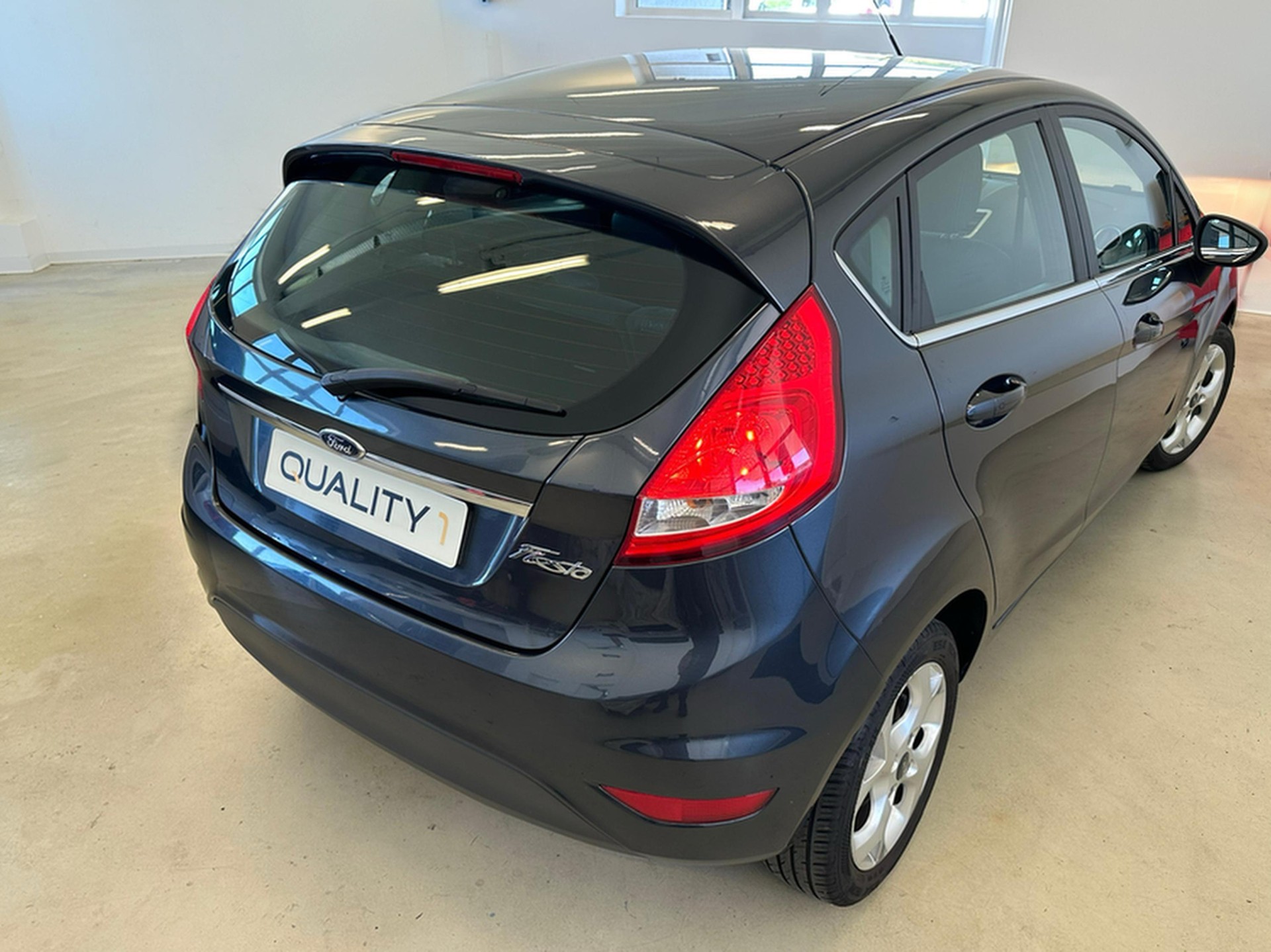 FORD Fiesta 1.4 16V Titanium-image-15