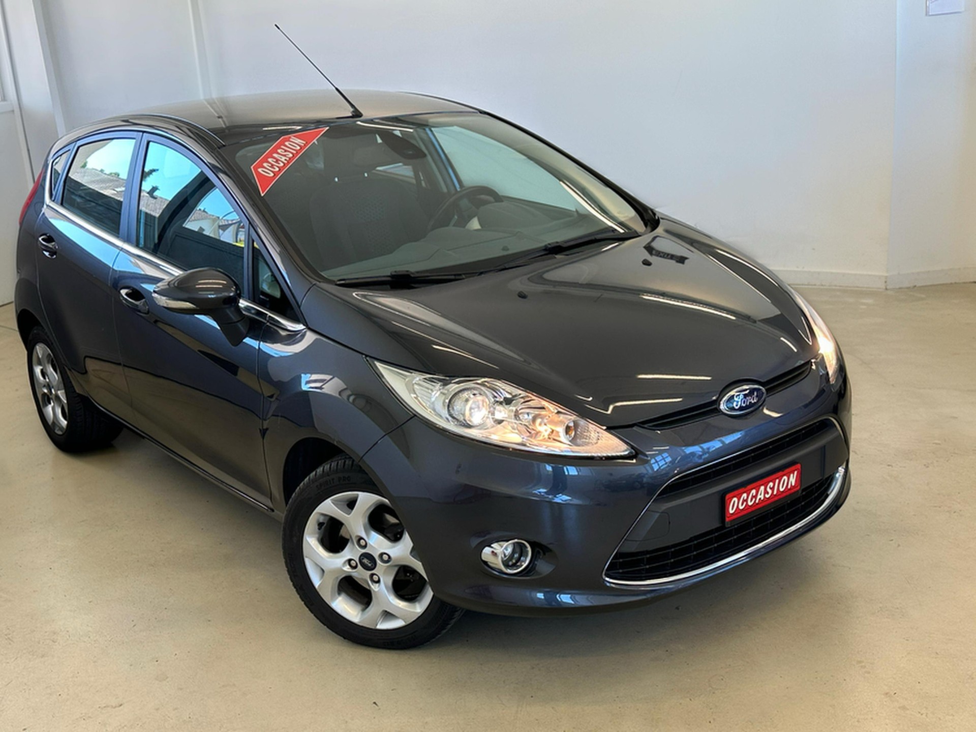 FORD Fiesta 1.4 16V Titanium-image-6