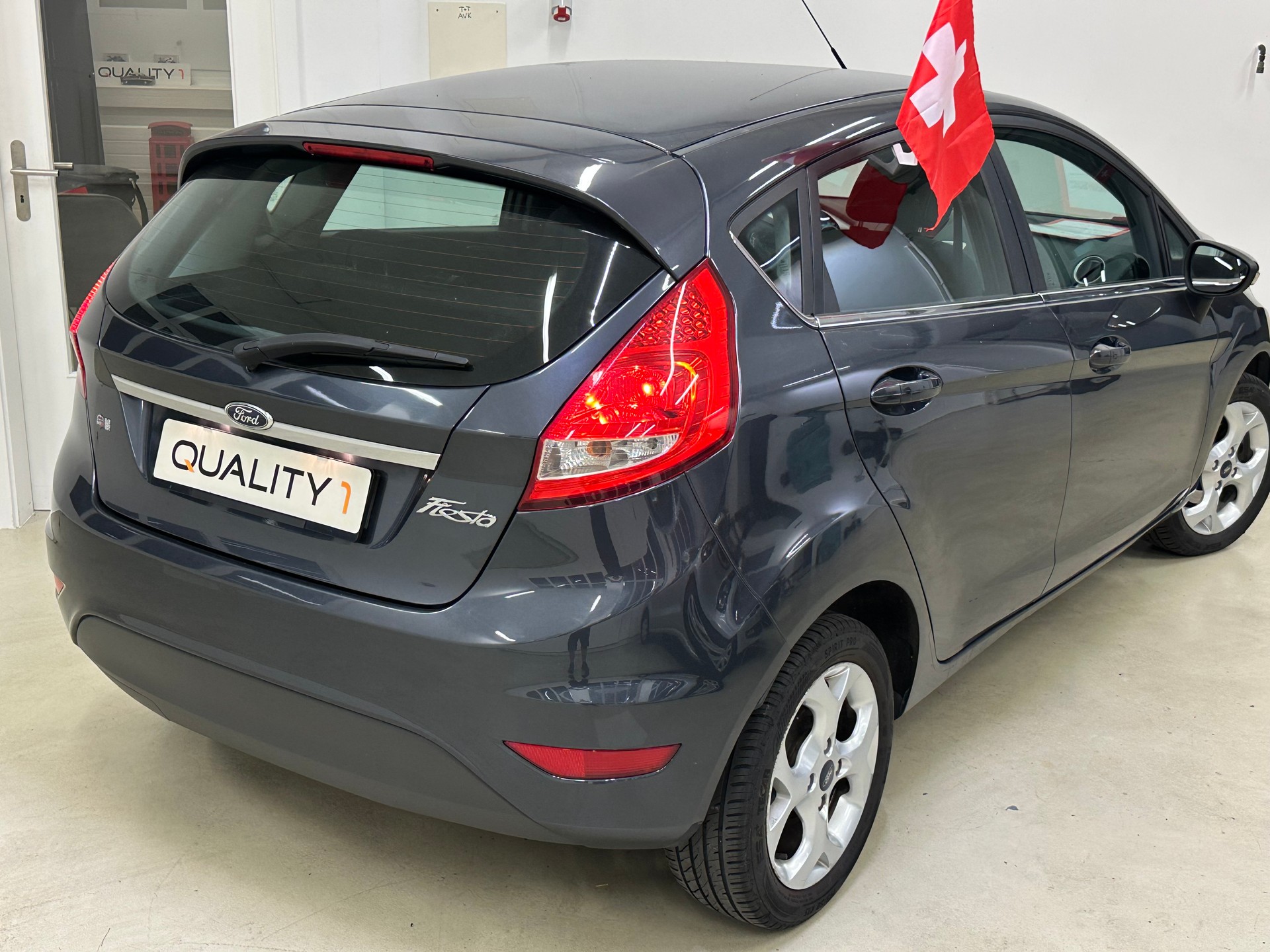 FORD Fiesta 1.4 16V Titanium-image-15
