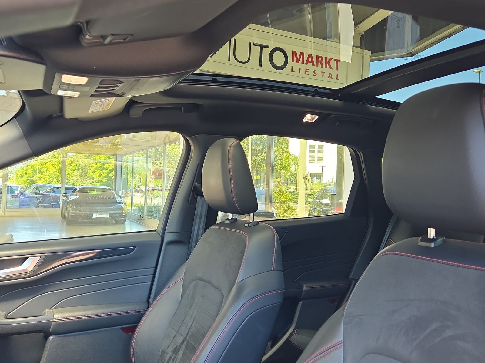 FORD Kuga 2.5 PHEV ST-Line X 2WD-image-6
