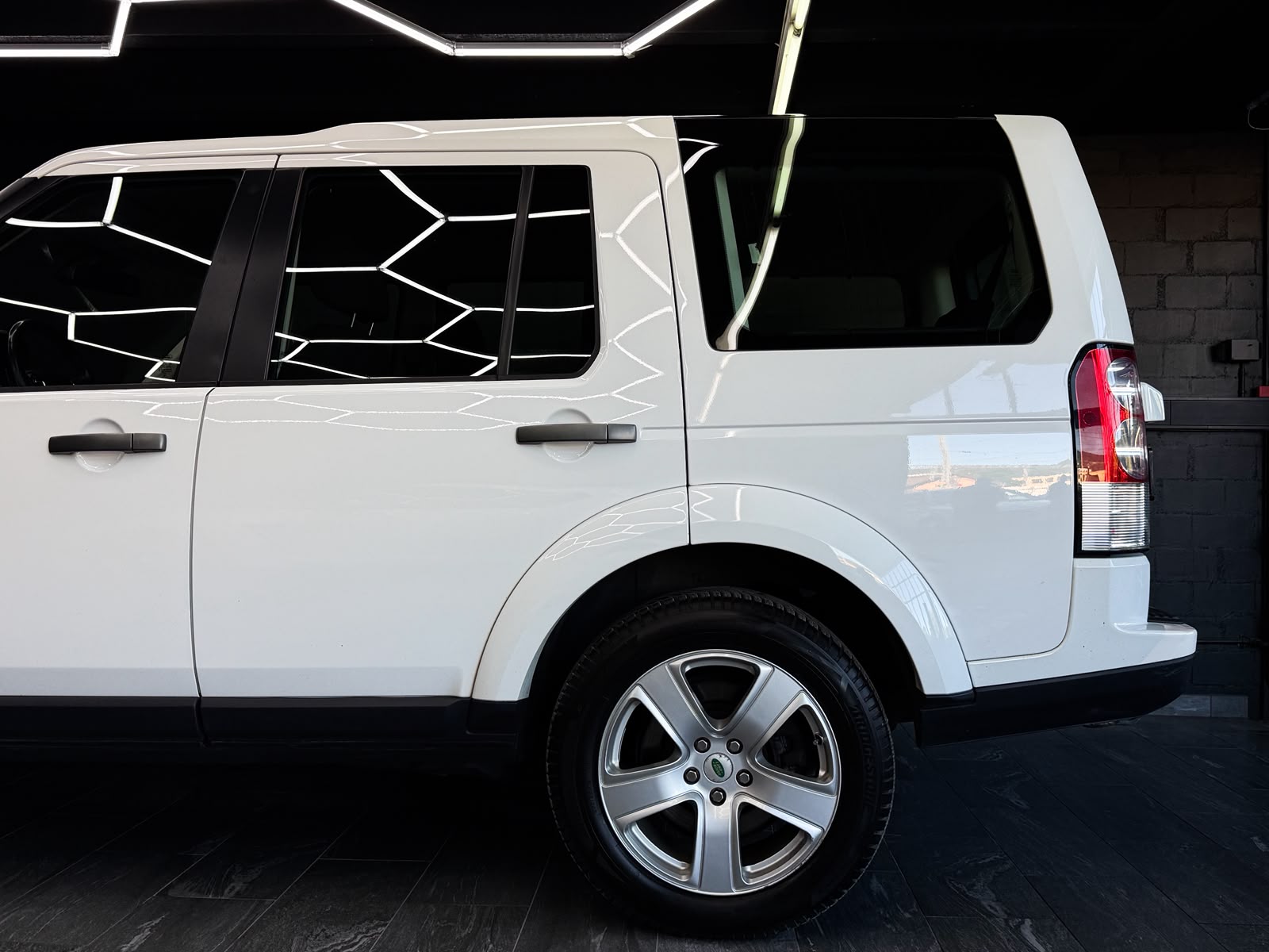 LAND ROVER Discovery 3.0 SDV6 SE Automatic *AHK*-image-6