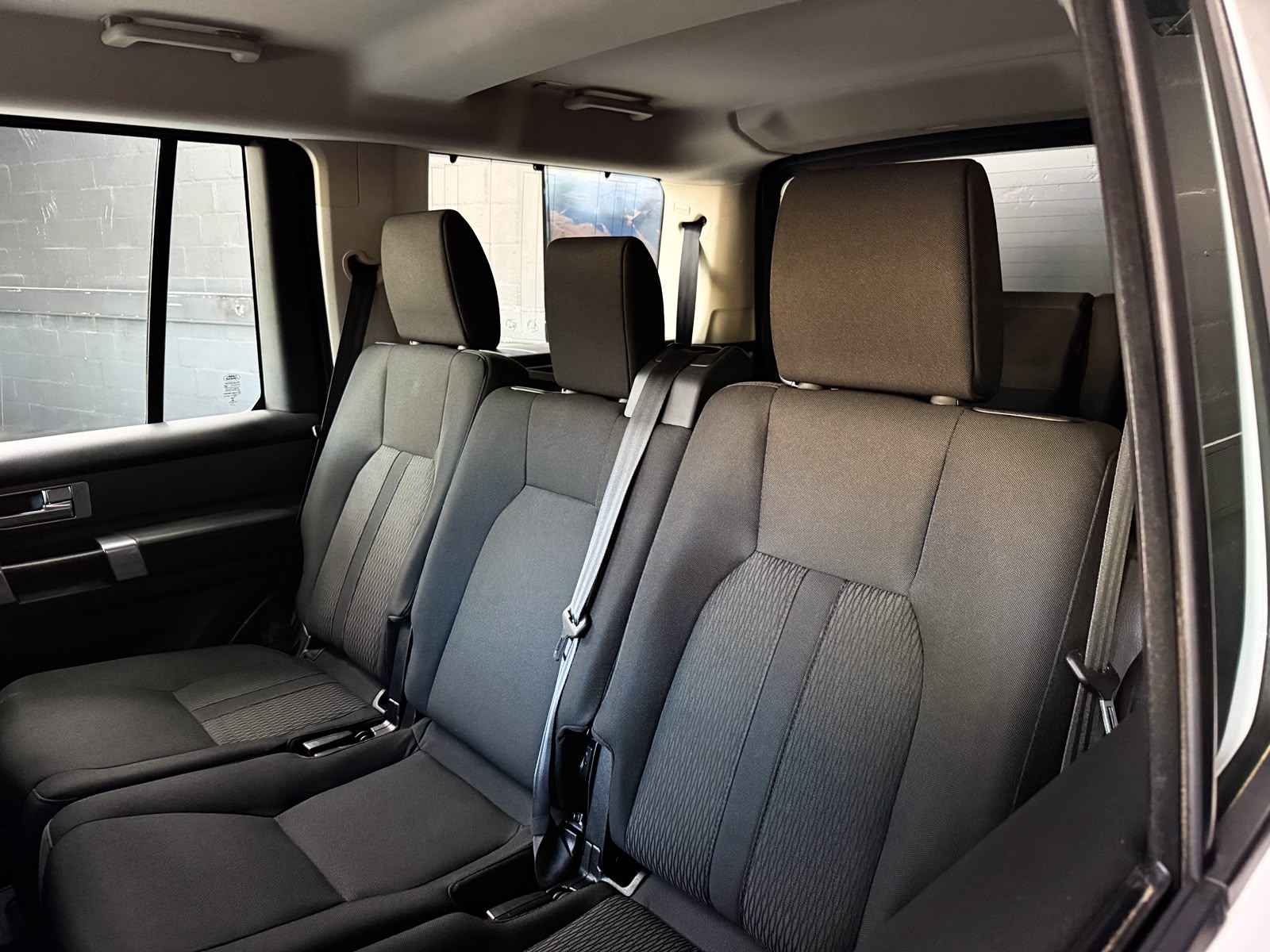 LAND ROVER Discovery 3.0 SDV6 SE Automatic *AHK*-image-20