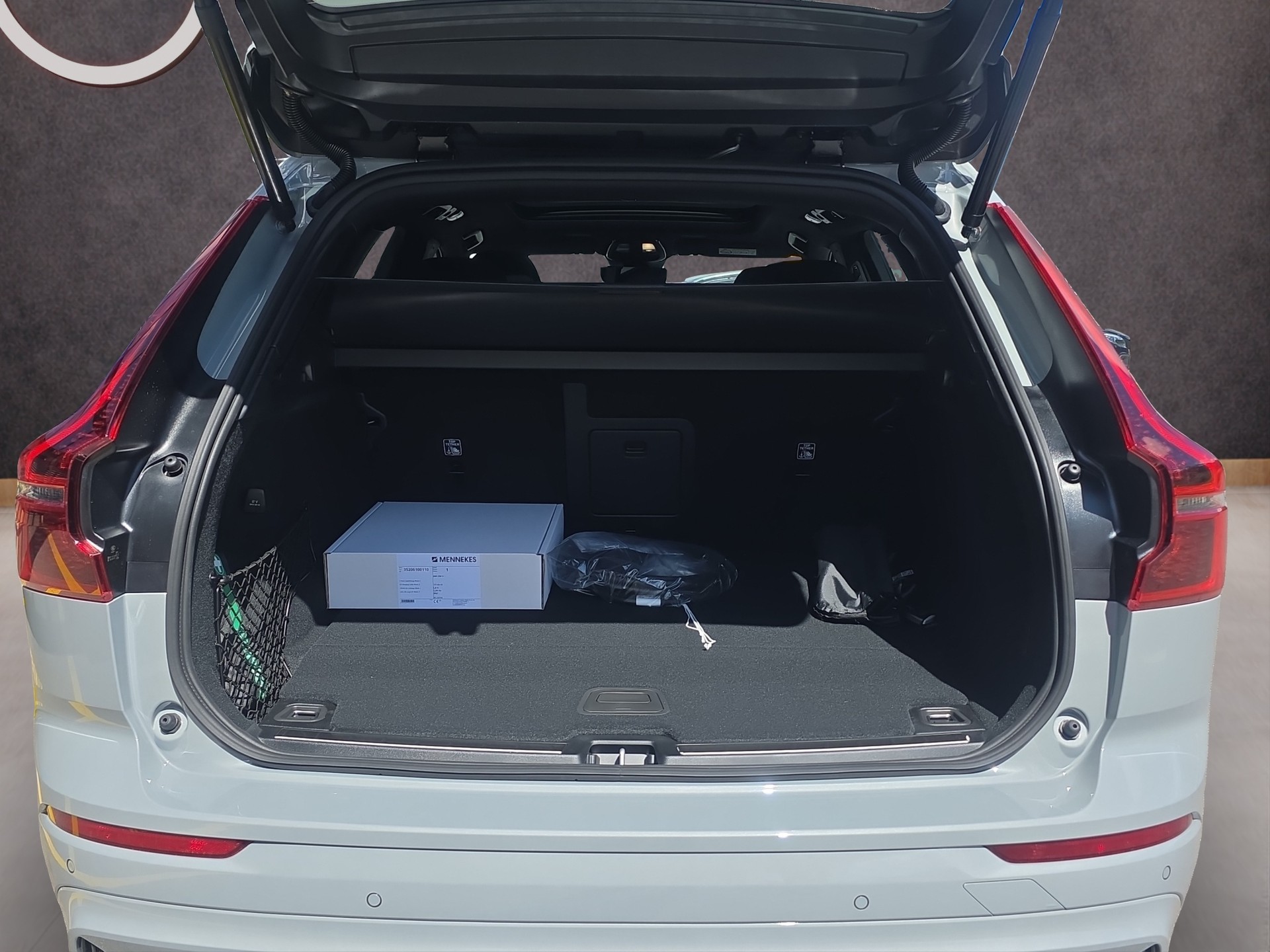 VOLVO XC60 2.0 T6 TE Ultra Dark eAWD-image-8