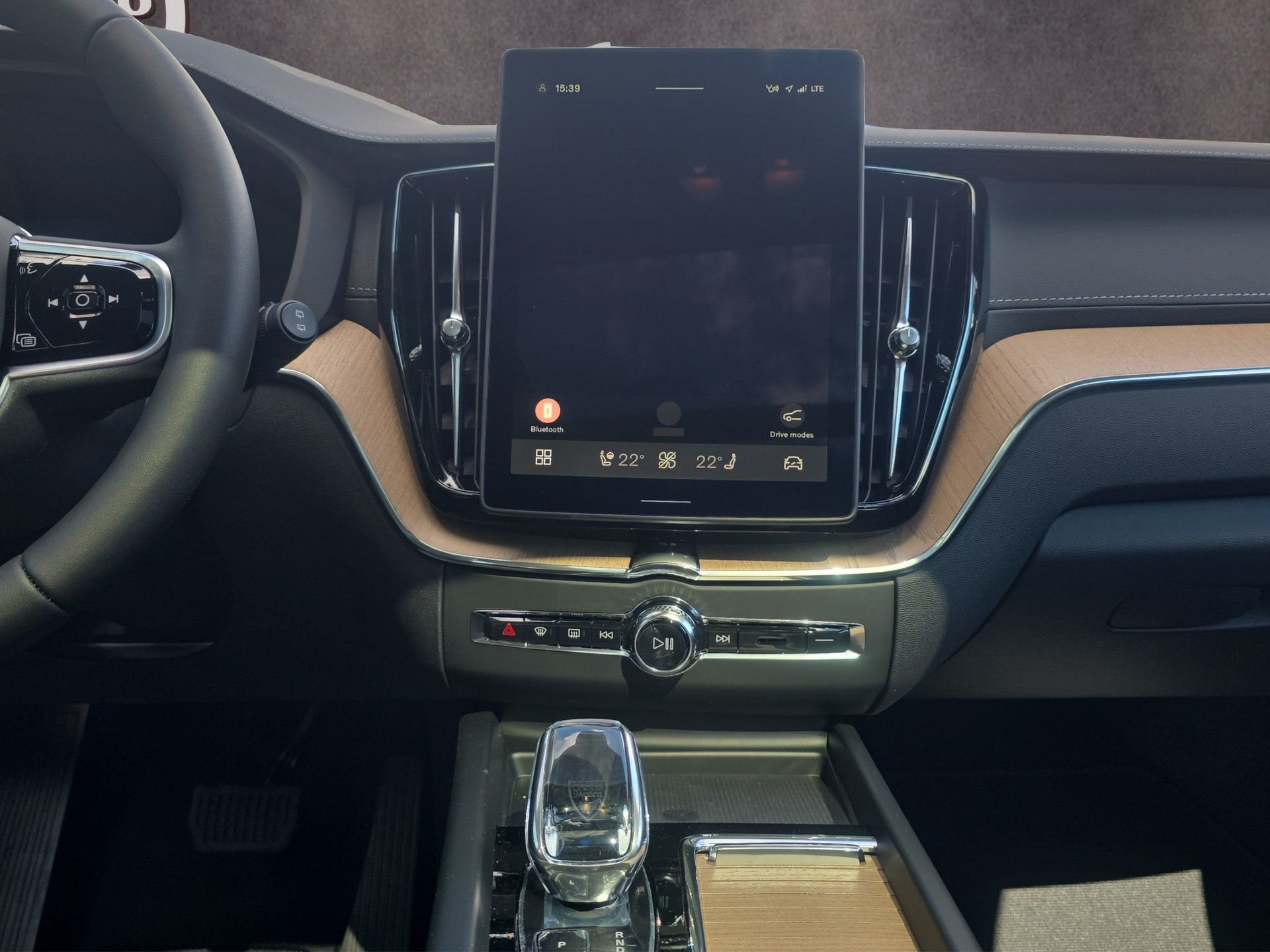 VOLVO XC60 2.0 T6 TE Ultra Dark eAWD-image-17