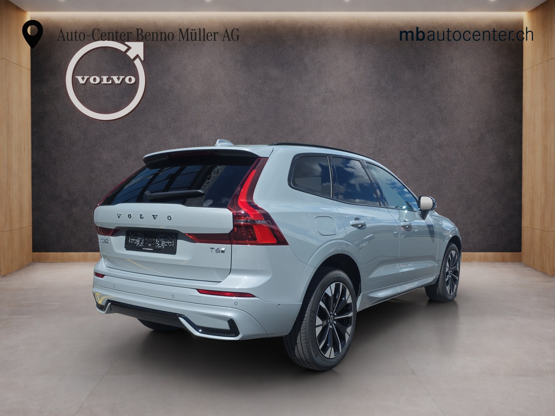 VOLVO XC60 2.0 T6 TE Ultra Dark eAWD-image-4