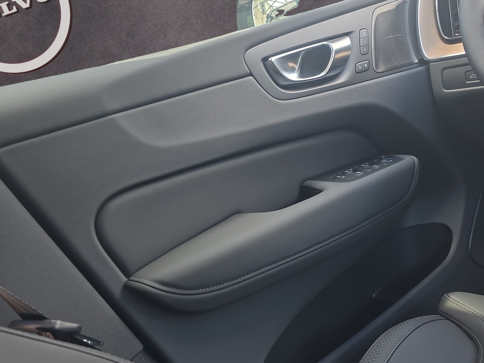 VOLVO XC60 2.0 T6 TE Ultra Dark eAWD-image-20