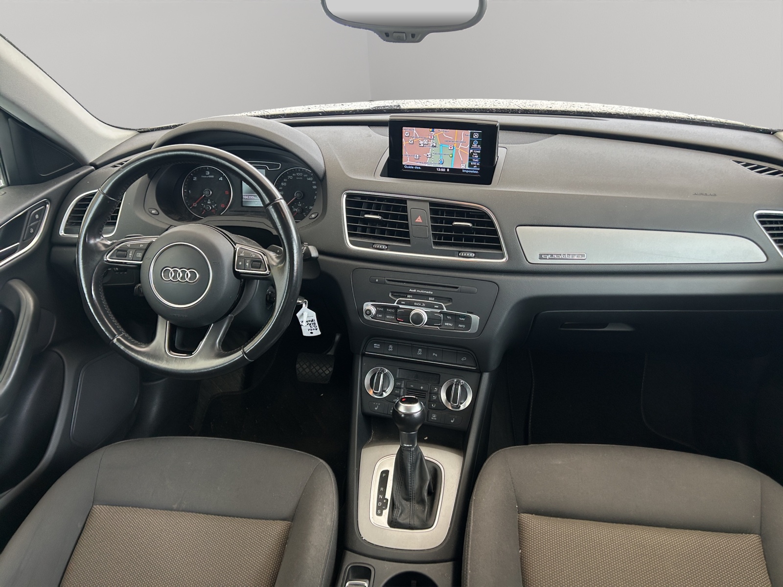 AUDI Q3 2.0 TDI Start quattro S-tronic-image-11