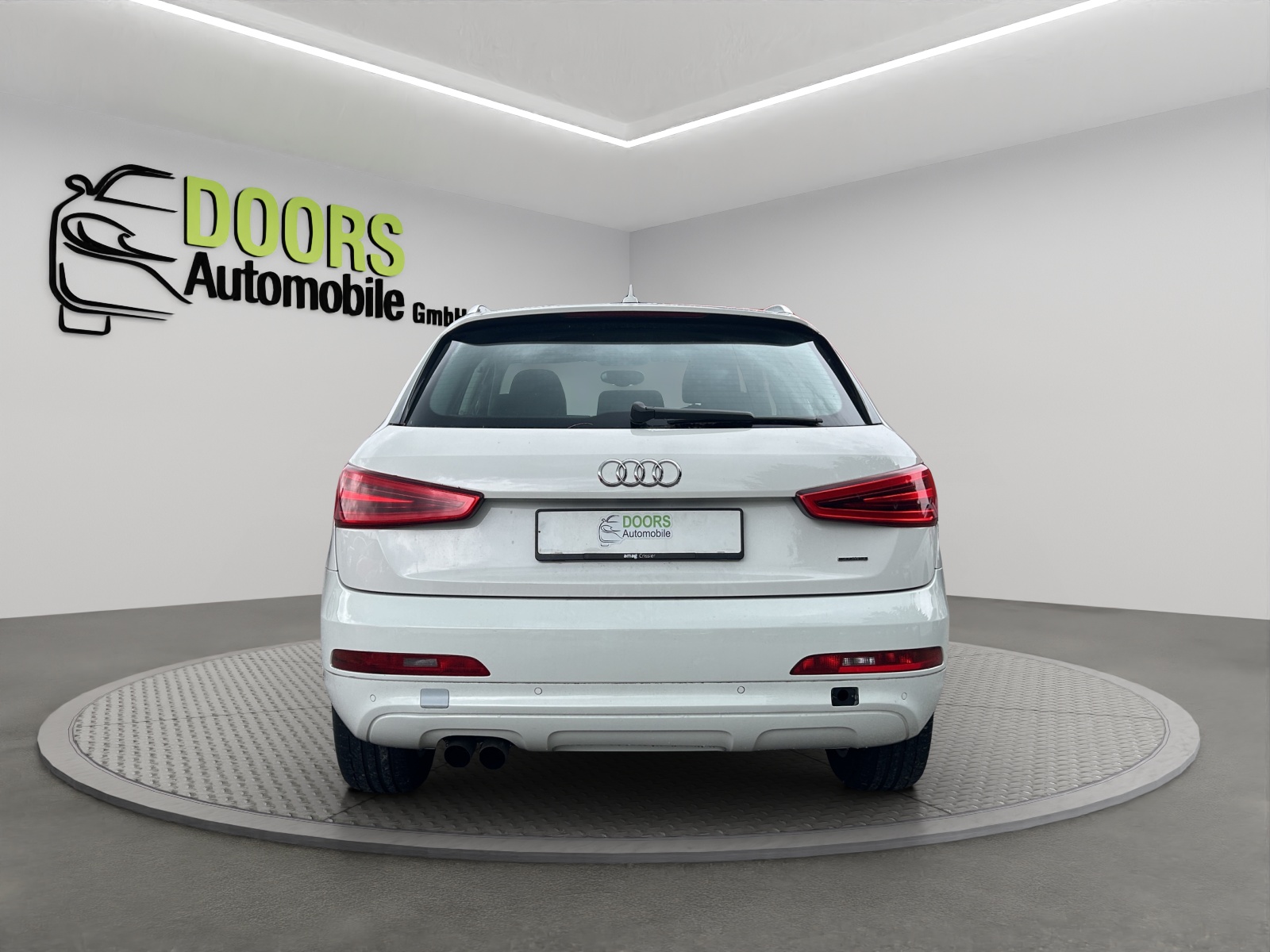 AUDI Q3 2.0 TDI Start quattro S-tronic-image-4
