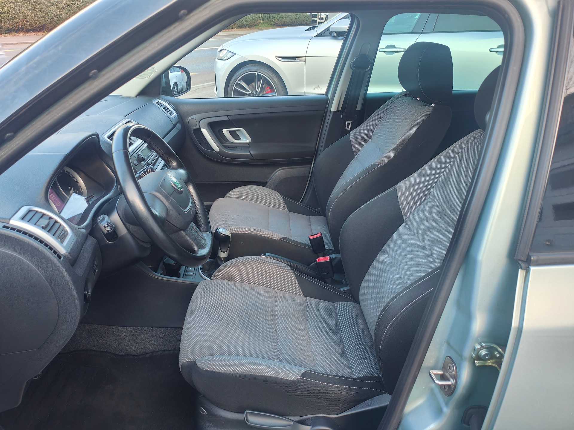 SKODA Fabia 1.6 Smile-image-7