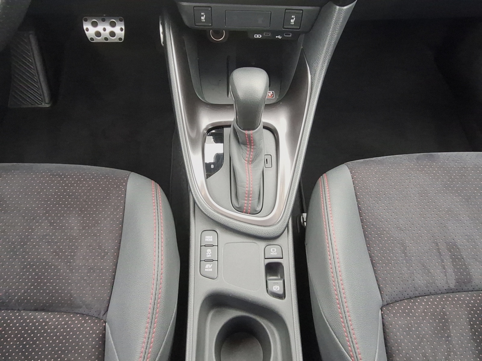 TOYOTA Yaris 1.5 VVT-i HSD GR Sport-image-6