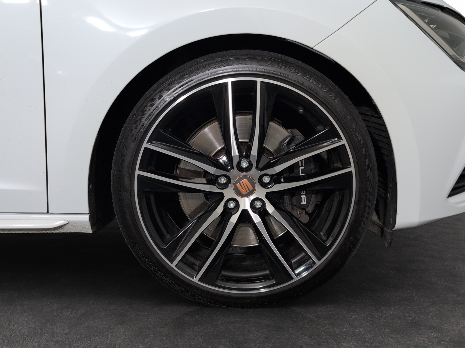 SEAT Leon ST 2.0 TSI Swiss Cupra 300 4 Drive DSG-image-4