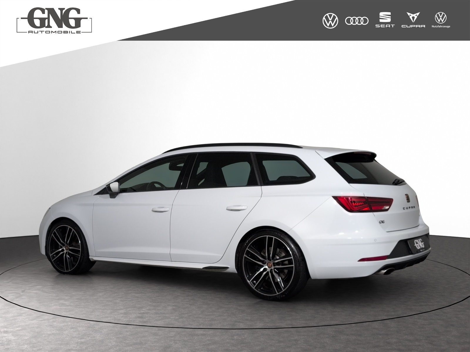 SEAT Leon ST 2.0 TSI Swiss Cupra 300 4 Drive DSG-image-1